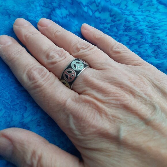 COACH Peace Sign Band Ring Size 6 - Picture 3 of 3